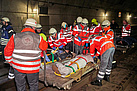 Rettung der "Verletzten" aus dem ICE (Foto: Sascha Ditscher)