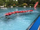 Kleidungsschwimmen im Freibad Montabaur (Foto: THW Montabaur)