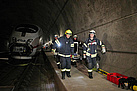 Rettung der "Verletzten" aus dem ICE (Foto: Sascha Ditscher)